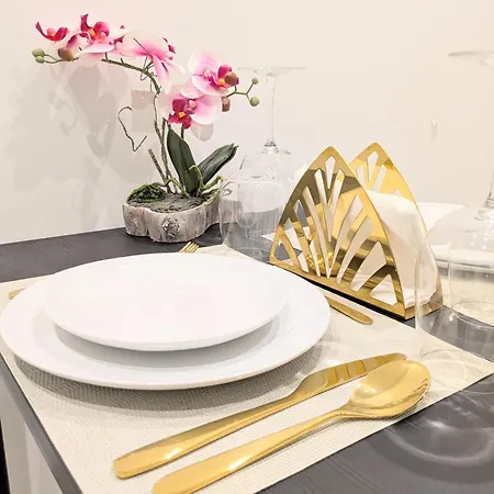 Carre D'or Centre Romanite 公寓
